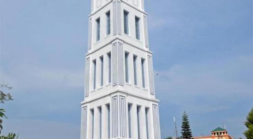 โรงแรมอัมบันสุรี บูกิตติงกี ภายนอก รูปภาพ